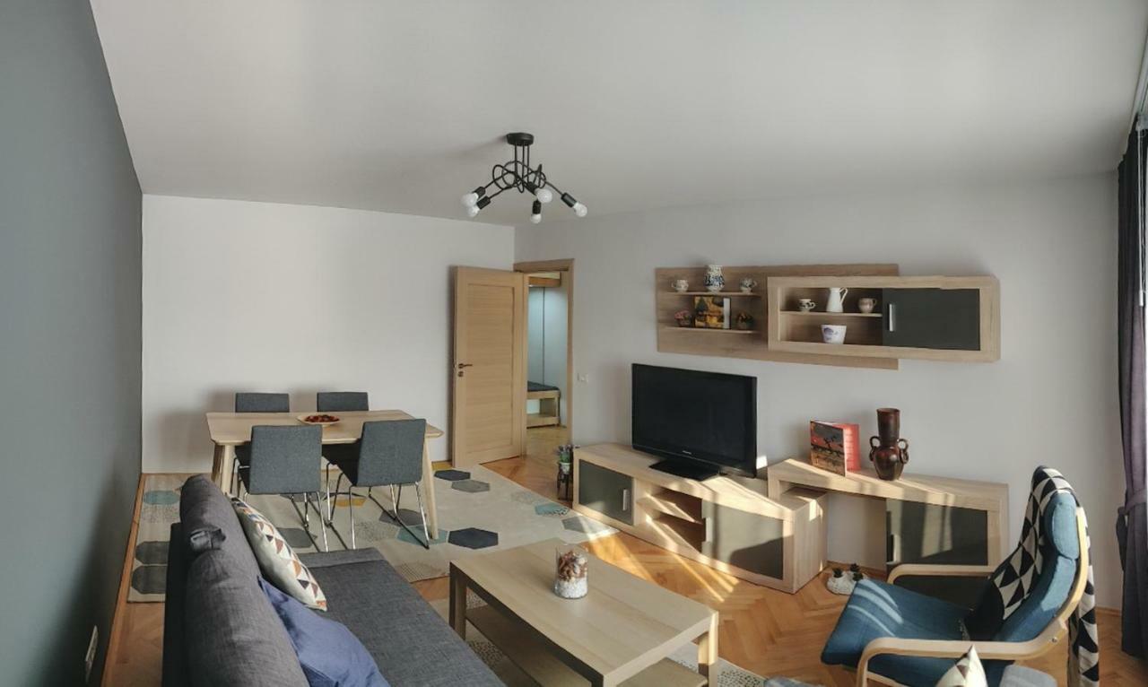 Modern&Cozy Apartment Piteşti Exterior foto
